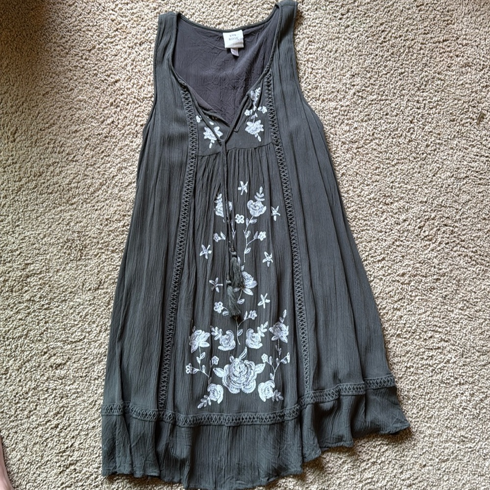 Sleeveless dress